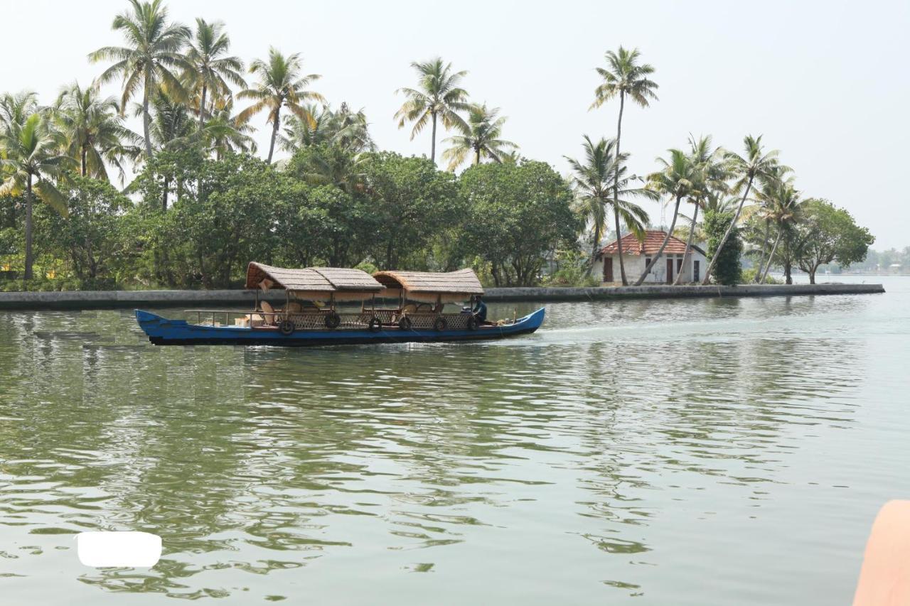 Regant Lake Village, Kollam. Chavara Eksteriør billede